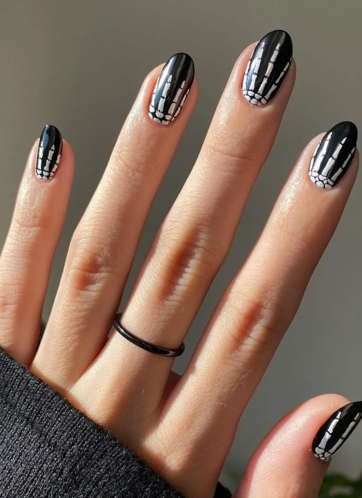 Skeleton nails, short nails for halloween october