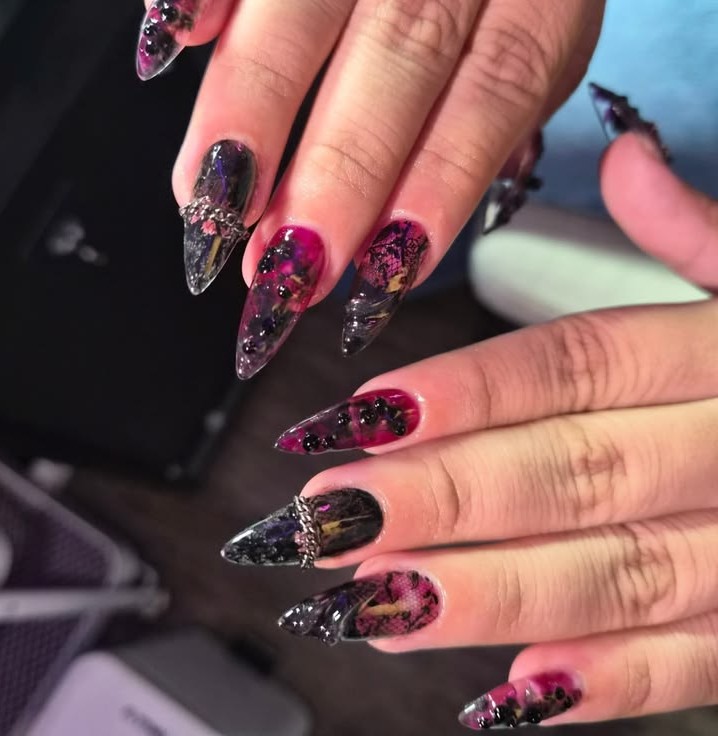 rich fall nail inspo