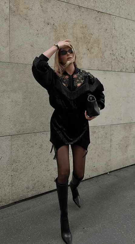 chic September outfits short velvet skirt and fleece shirt