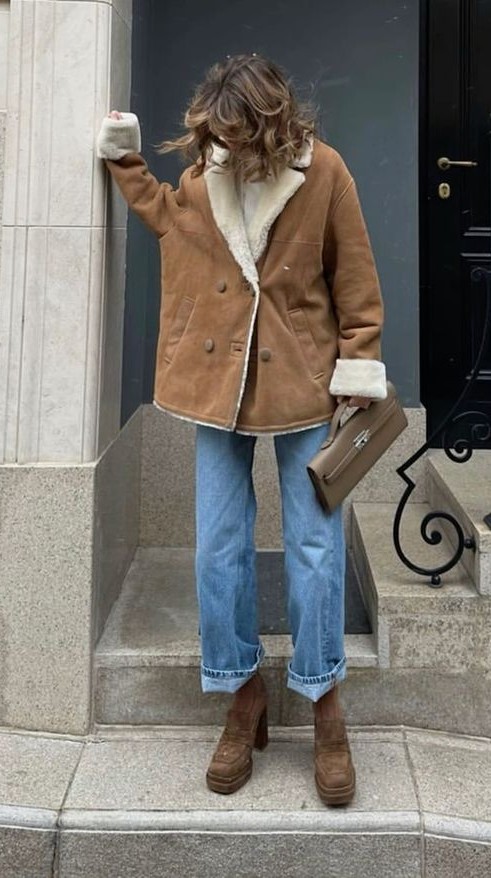 chic aviator jacket with blue denim jeans woman @pollyhey