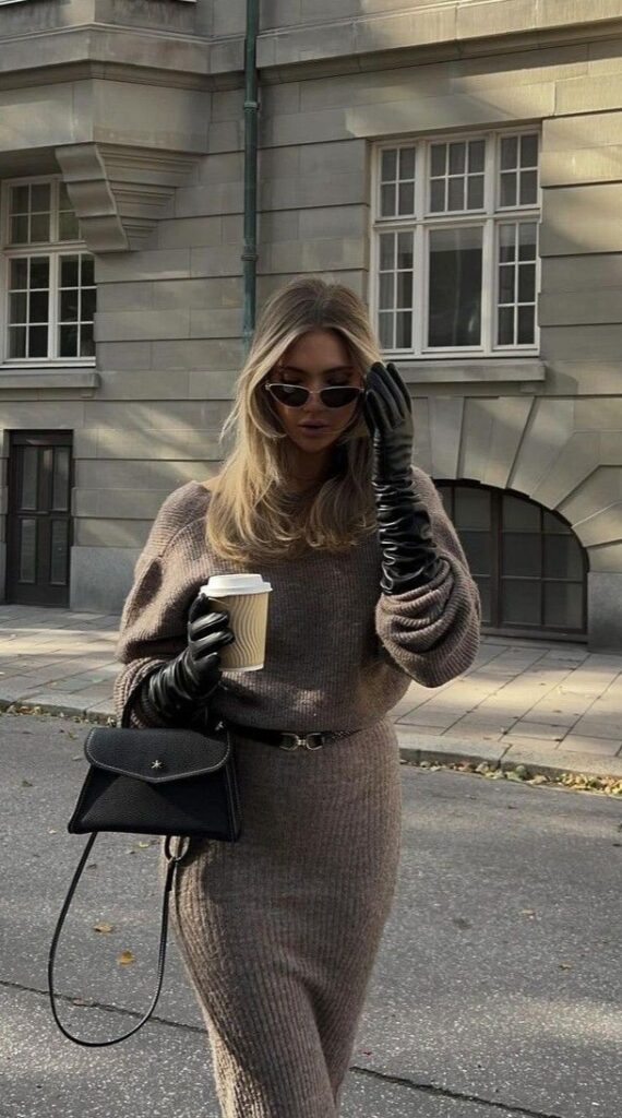 long sweater dress for autumn fall chic outfits @amandaengstrand