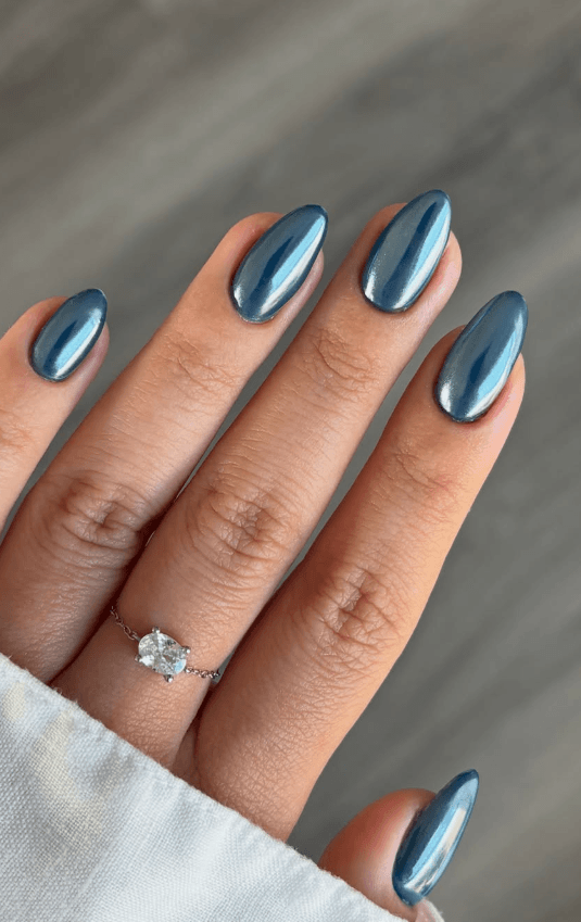 metallic blue nails for autumn nail inspo - @simlynail