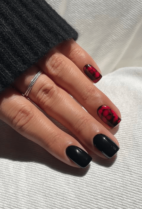dark nails @nailsbypaulin