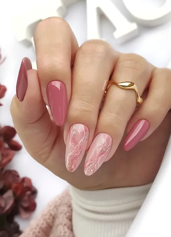 minimal pink marble autumn nails for October @nailssbykate