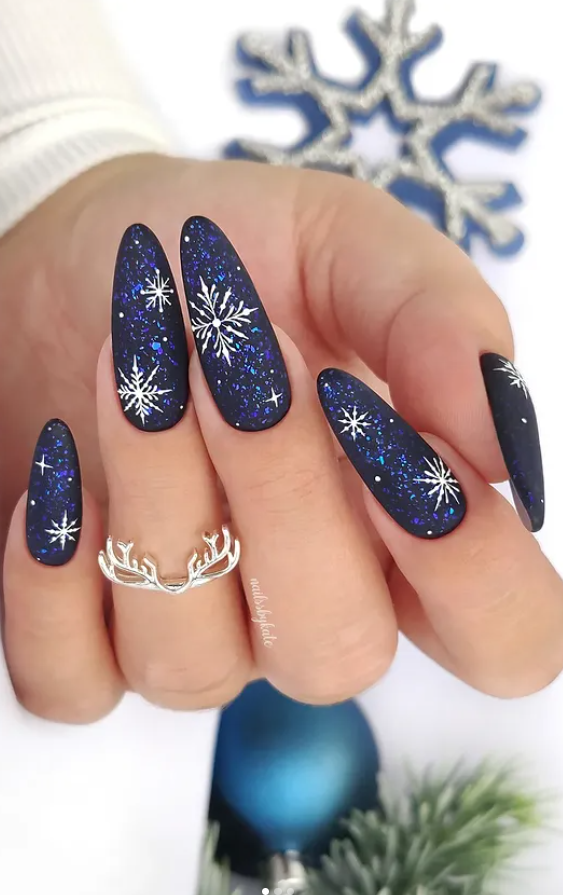 navy blue snow flake nails for Xmas in December @nailssbykate