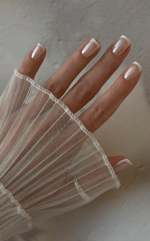 nude chrome nails @safinailstudio